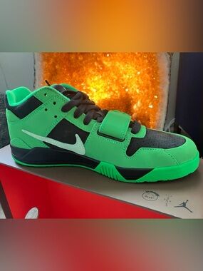 **BRAND NEW** Nike CJ1 T-Rexx Green Spark/ Vapor Green-black (never worn)